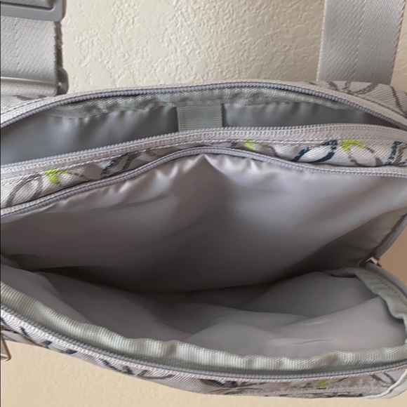 Eddie Bauer crossbody - Picture 6 of 12